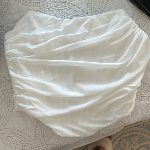 White
XS
Zipper closure - Picture 5 of 5